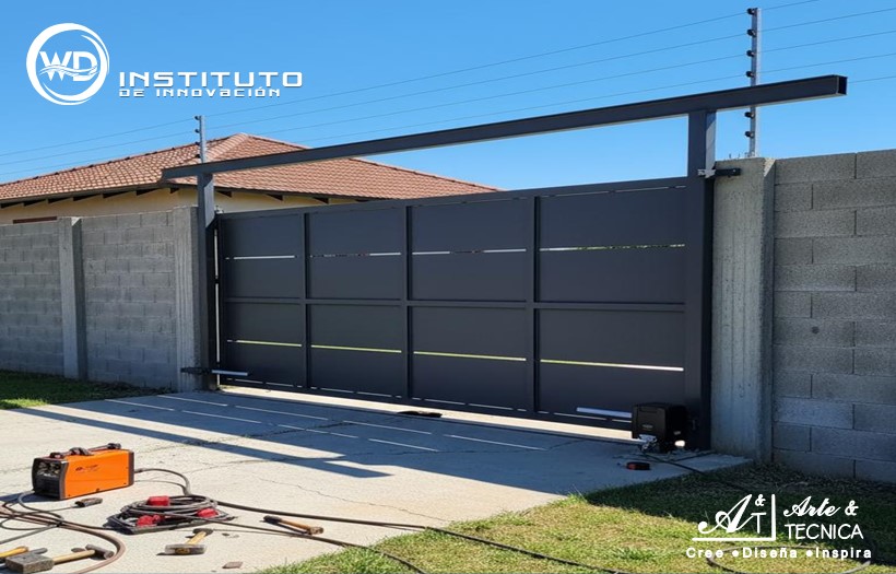 Instalación de porton corredizo automatizado en residencia en Chinandega, Nicaragua